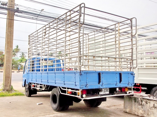 ISUZU ตัวการ์ตูน 120 แรงม้า รถห้างยาวห้าเมตร พร้อมคอก