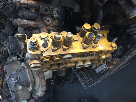 ขาย คอนโทรล PC100,120 รุ่น3,รุ่น5 20,000 บาท (แบบ5แกน) ขาย คอนโทรล PC100,120 รุ่น3,รุ่น5 20,000 บาท (แบบ5แกน)