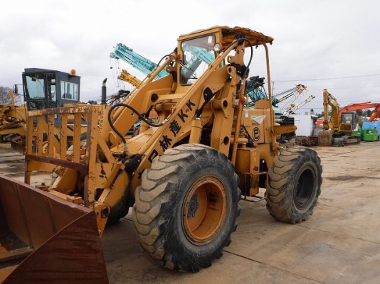 ขายรถตัก KOMATSU SD25P-1  เครื่อง อีซุซู 6BD1 สมบูรณ์พร้อมใช้ครับ FROM JAPAN  ติดต่อ 063-9316985 ID LINE : 0639316985 ครับ