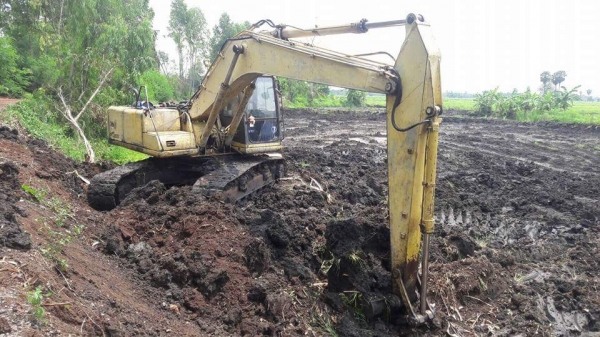 ขายรถแบคโค PC200-6 ไฟฟ้าครบ สภาพพร้อมใช้งาน เอกสารเล่มทะเบียน ราคา800,000 สนใจโทร 090-8588220คุณนะ 093-3258446คุณบิว เว็บไซต์ส่วนตัว www.narong2truck.com www.truck.in.th/498 ID: narong498 ID: 09332584461 เพจ Facebook ณรงค์ ซื้อขายรถมือสอง กลุ่ม Facebook ณ