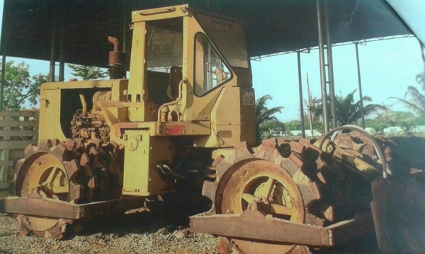 ขาย 875,000 บาท รถบดล้อหนาม 4 ล้อ CAT สภาพสวยพร้อมทำงาน เอกสารชื้อขาย รถอยู่ จ.อุดรธานี ขาย 875,000 บาท รถบดล้อหนาม 4 ล้อ CAT สภาพสวยพร้อมทำงาน เอกสารชื้อขาย รถอยู่ จ.อุดรธานี