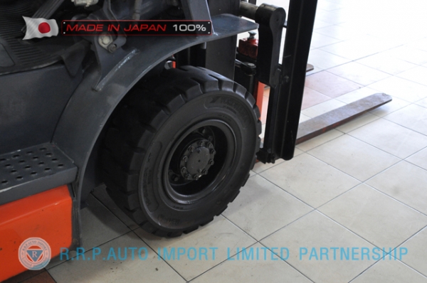 ขายรถโฟล์คลิฟท์มือสอง TOYOTA รุ่น 6FG15-30575 นำเข้าจากประเทศญี่ปุ่น 100\% ไม่เคยใช้งานในไทย