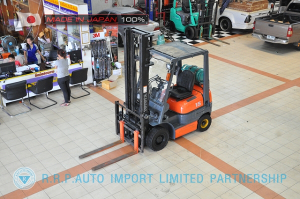 ขายรถโฟล์คลิฟท์มือสอง TOYOTA รุ่น 6FG15-30575 นำเข้าจากประเทศญี่ปุ่น 100\% ไม่เคยใช้งานในไทย