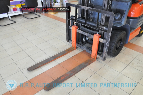 ขายรถโฟล์คลิฟท์มือสอง TOYOTA รุ่น 6FG15-30575 นำเข้าจากประเทศญี่ปุ่น 100\% ไม่เคยใช้งานในไทย