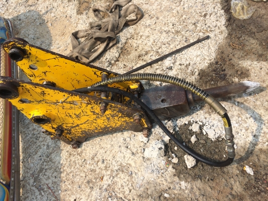 ขายรถแบคโคพร้อมหัวแยกพร้อมเทลเลอสภาพพร้อมใช้งานราคาต่อลองได้คับ ขายรถแบคโคพร้อมหัวแยกพร้อมเทลเลอสภาพพร้อมใช้งานราคาต่อลองได้คับ