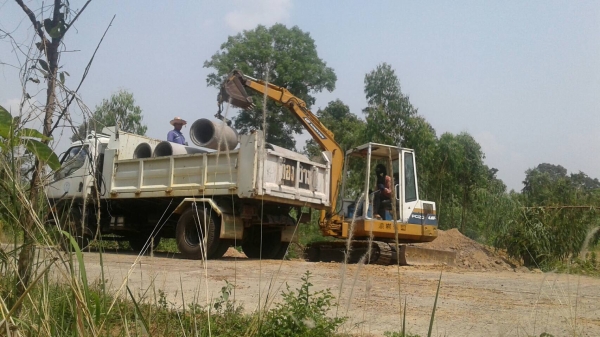 Komatsu pc20-6 รถพร้อมใช้งาน ทำงานคล่องดี เร็วดีมากครับ บอดี้สวยมากครับ อุปกรณ์ประตูหัวเก๋งอยู่ครบพร้อม เครื่องดี ช่วงล่างดี