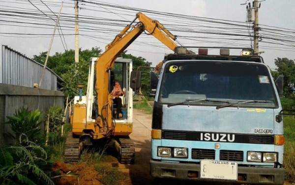 Komatsu pc20-6 รถพร้อมใช้งาน ทำงานคล่องดี เร็วดีมากครับ บอดี้สวยมากครับ อุปกรณ์ประตูหัวเก๋งอยู่ครบพร้อม เครื่องดี ช่วงล่างดี