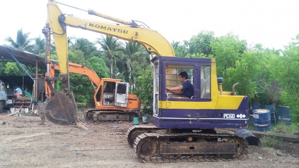KOMATSU pc60-3 เครื่องดี ช่วงล่างดี พร้อมใช้