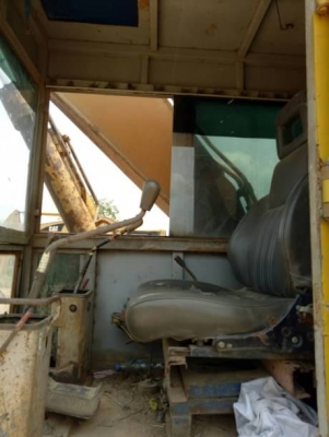 KOMATSU PC 200-3