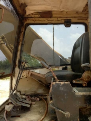 CAT 320B.V1+ KOMATSU PC 200-3 (2คัน) CAT 320B.V1+ KOMATSU PC 200-3 (2คัน)