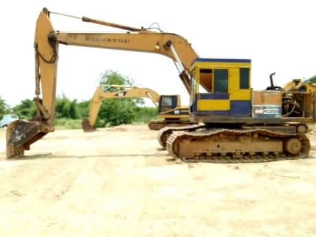 CAT 320B.V1+ KOMATSU PC 200-3 (2คัน) CAT 320B.V1+ KOMATSU PC 200-3 (2คัน)