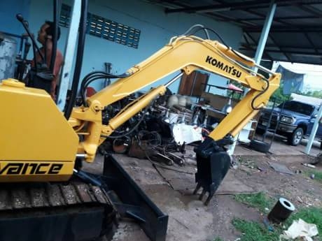 KOMATSU PC 10-6