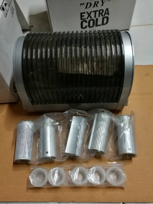 2กล่อง 350 บ. ส่งฟรี 083-2000058  LINE ID: line832923(มีหลายกล่อง) เครื่องทำเครื่องดื่มกระป๋องให้เย็นเร็ว จากญี่ปุ่น ใช้ระบบการถ่ายเทความเย็นจากกระเปาะข้างๆ หมุนด้วยพลังงานจากถ่านไฟฉาย 4 ก้อนเล็ก ตั้งเวลาการทำงานได้