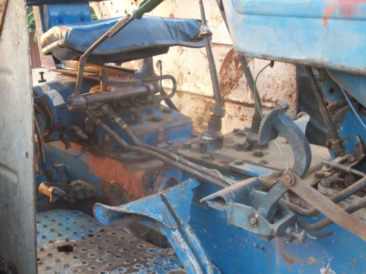 ขายฟอร์ด 5000 สภาพสวย พร็อมใช้งาน ดันหน้า CMT หลัง PT ขายฟอร์ด 5000 สภาพสวย พร็อมใช้งาน ดันหน้า CMT หลัง PT