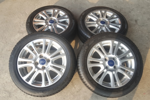 ขายล้อFord Fiestaขอบ15 พร้อมยาง 4 ล้อ