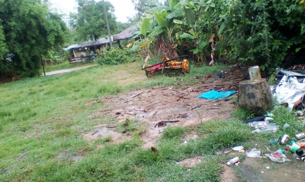 รถไถ 45  แรง ปึ 52   เครื่องแห้งดี  พร้อมลุยงาน อุปกร  3 ชิ้น  ราคา  เบาฯฯ  235000 บาท    ดูรถ ที จ. ศรีสะเกษ    วันทูคอล 0986683479 dtac 0942839369 สิทธิ์ คับ