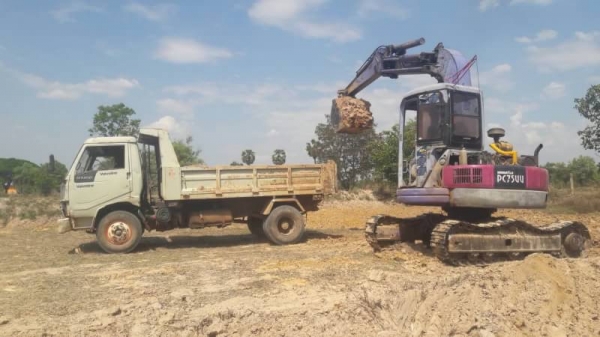 ขาย 395,000 บาท KOMATSU PC 75 UU-2 เครื่องดี ปั้มแรง โช่หนา  เอวแน่น พร้อมใช้งาน เอกสารชื้อขาย   รถอยู่ จ.อำนาจเจริญ โทร&amp;ไอดีไลน์ 0610710295