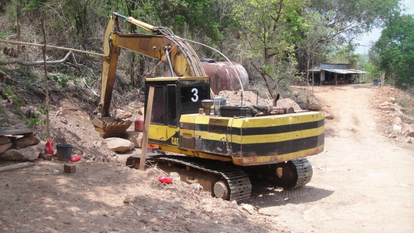 CAT E200 B   ราคา 380,000 บาท