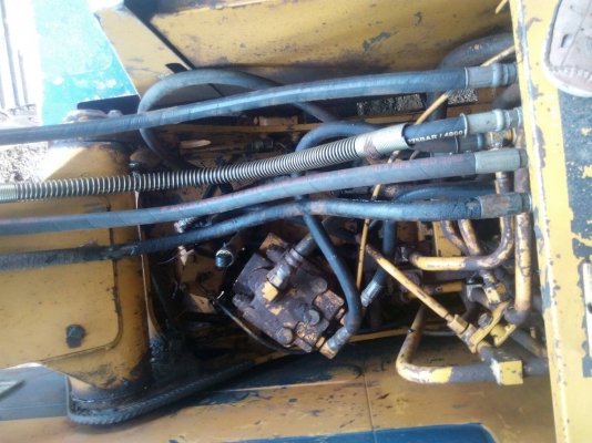 ขายรถขุดแบ็คโฮ KOMATSU PC60-5  เครื่อง ปั้มดี ช่วงล่างแน่น บอดี้สวย เอกสารอินวอย อยู่จังหวัดเลย 270,000บ. สนใจ 0835601591 หรือ 0903494058