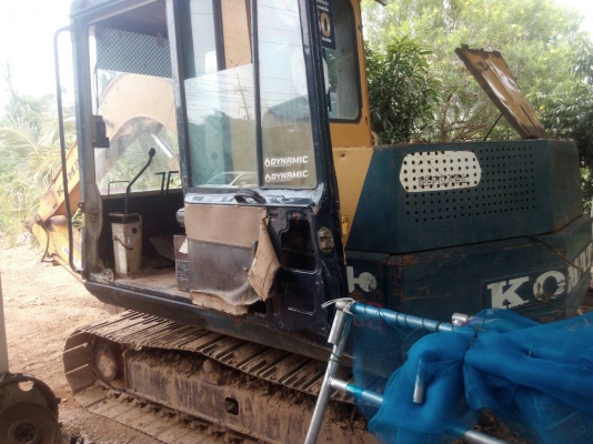 ขายรถขุดแบ็คโฮ KOMATSU PC60-5  เครื่อง ปั้มดี ช่วงล่างแน่น บอดี้สวย เอกสารอินวอย อยู่จังหวัดเลย 270,000บ. สนใจ 0835601591 หรือ 0903494058