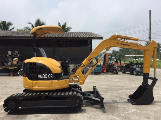 รถขุด MITSUBISHI MM30CR ทำสีใหม่ มือสองนำเข้าญี่ปุ่น รถขุด MITSUBISHI MM30CR ทำสีใหม่ มือสองนำเข้าญี่ปุ่น