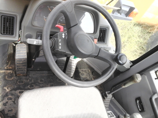 ขายรถตักล้อยาง TCM L13-3 รถนำเข้าจากนอกแท้ยังไม่เคยใช้งานในไทยมีแอร์เอกสารอินวอยไฟฟ้าครบสภาพเดิมเต็มทุกอย่างพร้อมใช้ร้านละอองดาวแทรคเตอร์นครชัยศรี