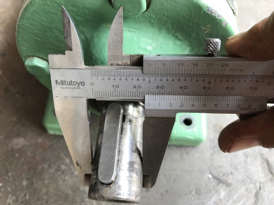 ขายมอเตอร์เกียร์ SEW eurodrive 0.09kw. 380V อัตราทด 1:97.7 มีระบบเบรคในตัว เพลาออกประมาณ 10รอบต่อนาที สภาพสวย วิ่งนิ่ม พร้อมใช้งาน ขายมอเตอร์เกียร์ SEW eurodrive 0.09kw. 380V อัตราทด 1:97.7 มีระบบเบรคในตัว เพลาออกประมาณ 10รอบต่อนาที สภาพสวย วิ่งนิ่ม พร้อมใช้งาน