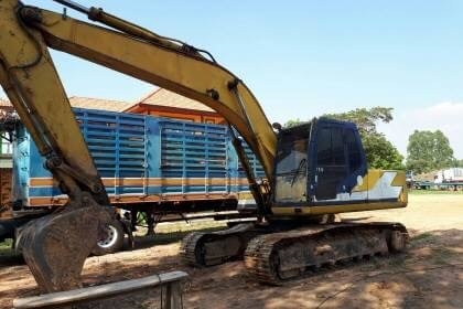 ขาย 495,000 บาท KOBELCO  SK200 MARK 3 สภาพพร้อมใช้งาน เครื่องปั้มดีเยี่ยม โซ่ช่วงล่างพร้อมใช้งาน เอวแน่น ทำงานไม่โหลด เฟรมสวย (ไฟฟ้าตัด กล่องจออยู่ ขาดมอเตอร์คันเร่ง) เอกสารชื้อขาย  รถอยู่ จ.สุรินทร์ โทร&amp;ไอดีไลน์ 0610710295