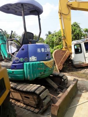 ขายค่ะ..KOMATSU PC30MR  เก่าญี่ปุ่นแท้  มีลายแย๊ก  ชั่วโมงน้อย  เดิมๆๆ  สภาพดี  ลองระบบกันได้ทุกวัน  โทร  089-3818694  ดวงนภา