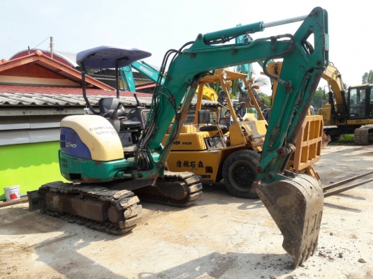 ขายค่ะ..KOMATSU PC30MR  เก่าญี่ปุ่นแท้  มีลายแย๊ก  ชั่วโมงน้อย  เดิมๆๆ  สภาพดี  ลองระบบกันได้ทุกวัน  โทร  089-3818694  ดวงนภา
