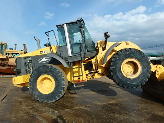 ขายรถตัก ยี่ห้อ TCM รุ่น ZW220