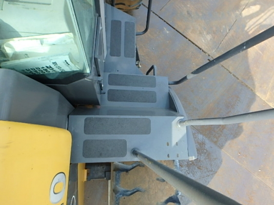 ขายรถตัก ยี่ห้อ TCM รุ่น ZW220