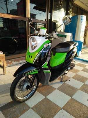 ฟีโน่ เกย์แยกส่วน ปี 2555 สีดำเขียวขาว ลายสปอร์ต รถสวยน่าใช้