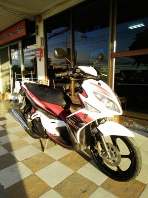 Yamaha Nouvo Elegance 135 cc. (ล้อแม็กซ์) สีขาวแดง ปี 2554 รถสวยเท่ห์มีสไตล์ ขับดีมาก