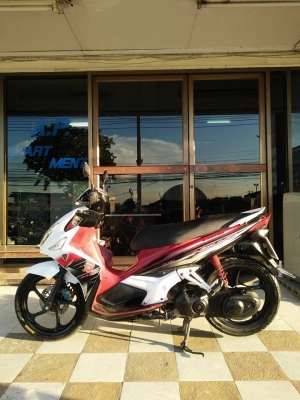 Yamaha Nouvo Elegance 135 cc. (ล้อแม็กซ์) สีขาวแดง ปี 2554 รถสวยเท่ห์มีสไตล์ ขับดีมาก