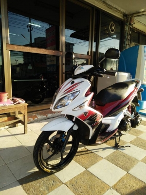 Yamaha Nouvo Elegance 135 cc. (ล้อแม็กซ์) สีขาวแดง ปี 2554 รถสวยเท่ห์มีสไตล์ ขับดีมาก
