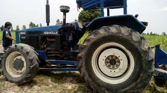 ขายรถไถ NEWHOLLAND 6640 อุปกรณ์ ดันหน้า ผาน3 ผาน7 สภาพพร้อมใช้งาน ราคา690,000 สนใจโทร 090-8588220คุณนะ 093-3258446คุณบิว เว็บไซต์ส่วนตัว www.narong2truck.com www.truck.in.th/498 ID: narong498 ID: 09332584461 เพจ Facebook ณรงค์ ซื้อขายรถมือสอง กลุ่ม Facebo