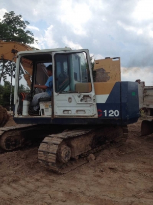 KOMATSU PC120-5 ราคา 495,000 บาท เครื่องดี ปั้มแรง โช่หนา เอวแน่น ไฟฟ้าตัด เอกสารอินวอยท์   รถอยู่ จ.สกลนคร โทร&amp;ไอดีไลน์ 0610710295