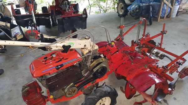 รถยกร่อง คลุมพสาติก อุปกรณ์ครบ สอบถามได้ต่อรองได้ขายได้ขาย