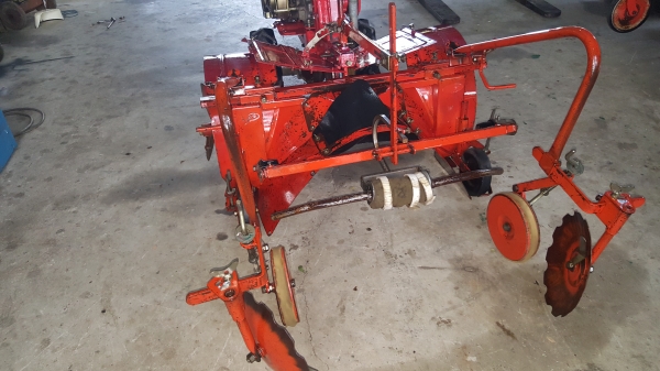 รถยกร่อง คลุมพสาติก อุปกรณ์ครบ สอบถามได้ต่อรองได้ขายได้ขาย