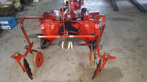 รถยกร่อง คลุมพสาติก อุปกรณ์ครบ สอบถามได้ต่อรองได้ขายได้ขาย