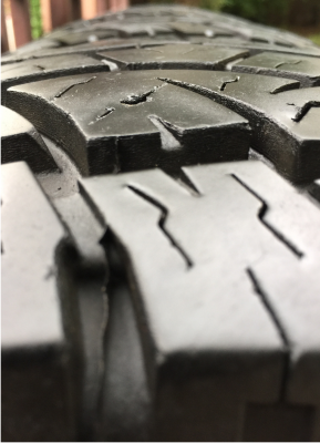 ยาง All Deestone 30 9.5 R15 ปี15 ดอกเต็ม ไม่มีปะ เนื้อนิ่มๆ ใช้ยาว ราคาไม่แพง ยาง All Deestone 30 9.5 R15 ปี15 ดอกเต็ม ไม่มีปะ เนื้อนิ่มๆ ใช้ยาว ราคาไม่แพง