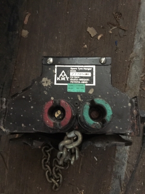 ที่แขวนยางอะไหล่  1000