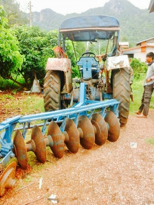 FORD 77 T-1. อุปกรณ์ ผาน7. ไม่มีดันหน้า เครื่องเกียดี ปั้มดี ไฮดรอลิคดี FORD 77 T-1. อุปกรณ์ ผาน7. ไม่มีดันหน้า เครื่องเกียดี ปั้มดี ไฮดรอลิคดี