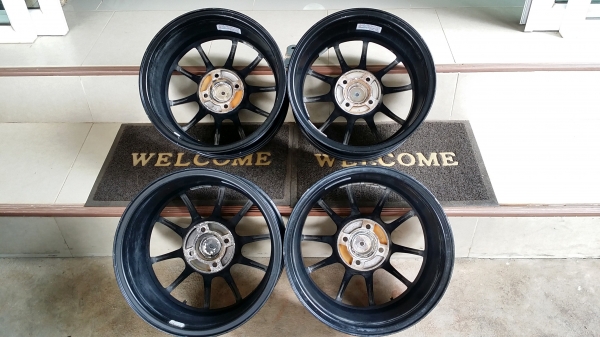 แม็กขอบ15 ADVAN Racing 4รู100 กว้าง7 ET38 แม็กขอบ15 ADVAN Racing 4รู100 กว้าง7 ET38