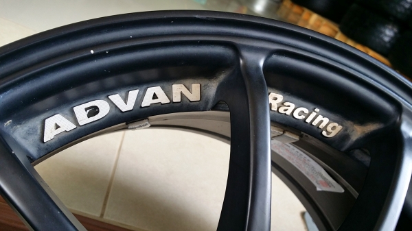 แม็กขอบ15 ADVAN Racing 4รู100 กว้าง7 ET38 แม็กขอบ15 ADVAN Racing 4รู100 กว้าง7 ET38