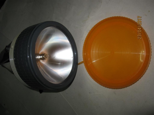 ไฟฉายฉุกเฉินในรถ ใช้ไฟ 12 V. ต่อจากที่จุดบุหรี่ในรถ ไฟฉายฉุกเฉินในรถ ใช้ไฟ 12 V. ต่อจากที่จุดบุหรี่ในรถ