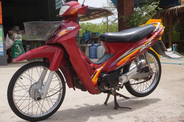 ขาย SUZUKI เบส 110 cc รถบ้านสภาพเดิม เครื่องดี ขายตามสภาพ รถพร้อมใช้