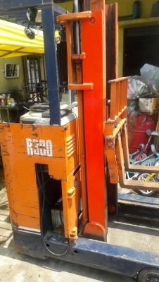 ขาย รถฟอร์คลิฟท์ไฟฟ้า TOYOTA R300 เก่าญี่ปุ่น แบบยืนขับ ยกได้ 3 เมตร ราคา 55,000 ขาย รถฟอร์คลิฟท์ไฟฟ้า TOYOTA R300 เก่าญี่ปุ่น แบบยืนขับ ยกได้ 3 เมตร ราคา 55,000