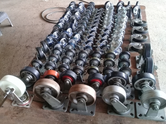 ชุดล้อเหล็กหล่อยางยูริเทนน้ำเงินสต๊อกป้ายแดง